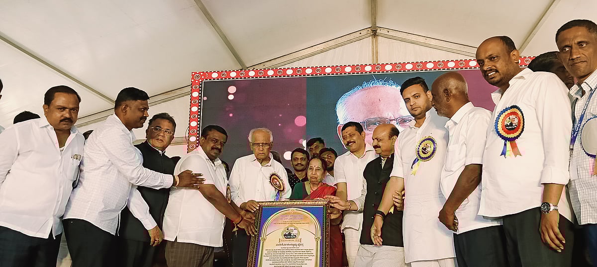 ಸಾಹಿತಿ ಎಸ್‌.ಎಲ್‌. ಭೈರಪ್ಪಗೆ ‘ಭಗೀರಥ ಸ್ವರೂಪಿ’ ಬಿರುದು