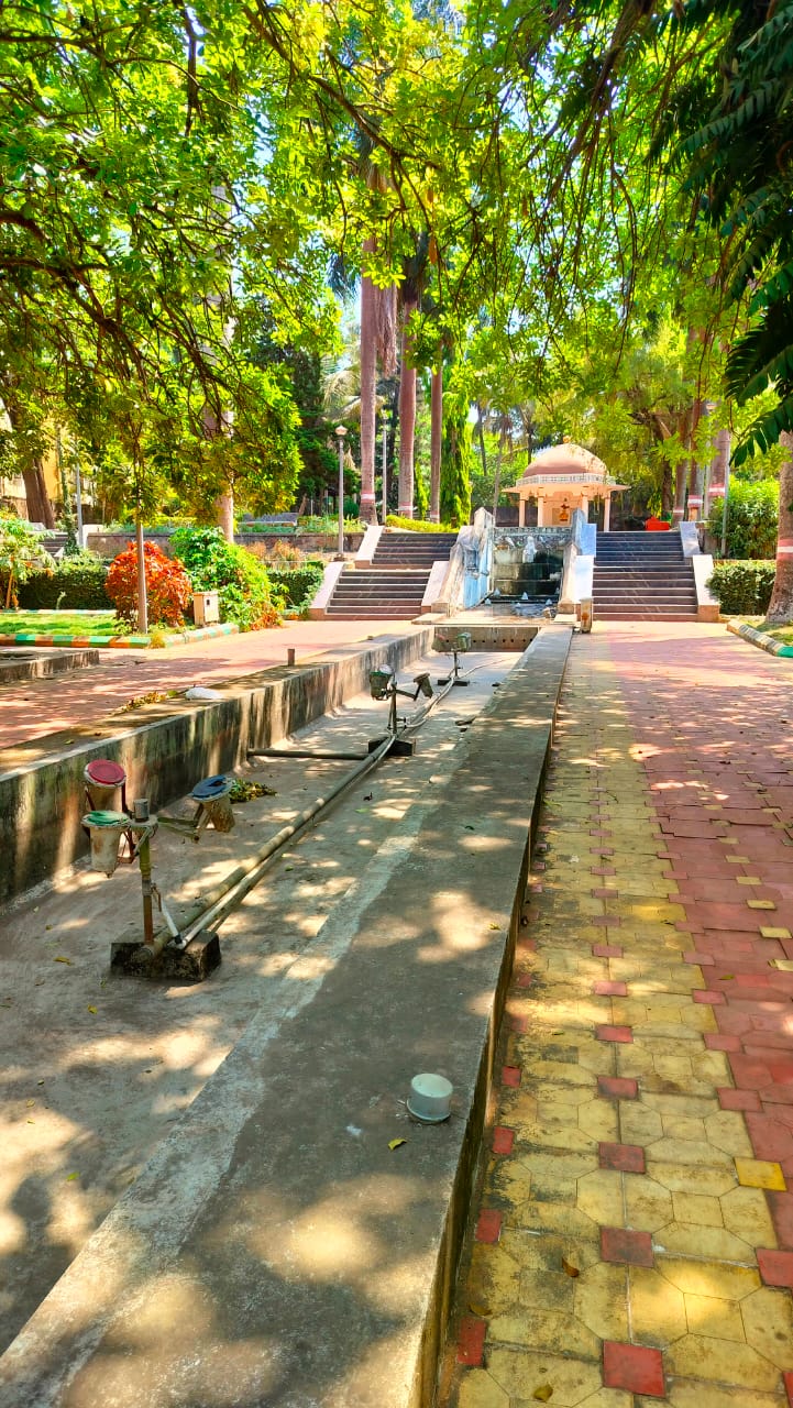 ಉಪವನದಲ್ಲಿರುವ ವಾಟರ್ ಶೋ ಆವರಣ ಸರಿಯಾದ ನಿರ್ವಹಣೆಯಿಲ್ಲದೇ ಹಾಳಾಗಿರುವುದು
