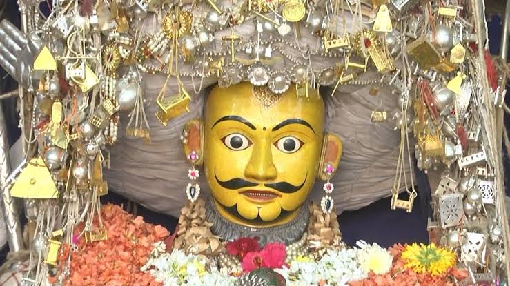 ನವಲಗುಂದ ಹೋಳಿ ಹುಣ್ಣಿಮೆ ನಿಮಿತ್ತ ರಾಮಲಿಂಗ ಓಣಿಯಲ್ಲಿ ಪ್ರತಿಷ್ಠಾಪನೆಗೊಳ್ಳಲಿರುವ ಶ್ರೀ ರಾಮಲಿಂಗ ಕಾಮದೇವರು ಚಿತ್ರ: ರಘನಾಥ ನಡುವಿನಮನಿ
