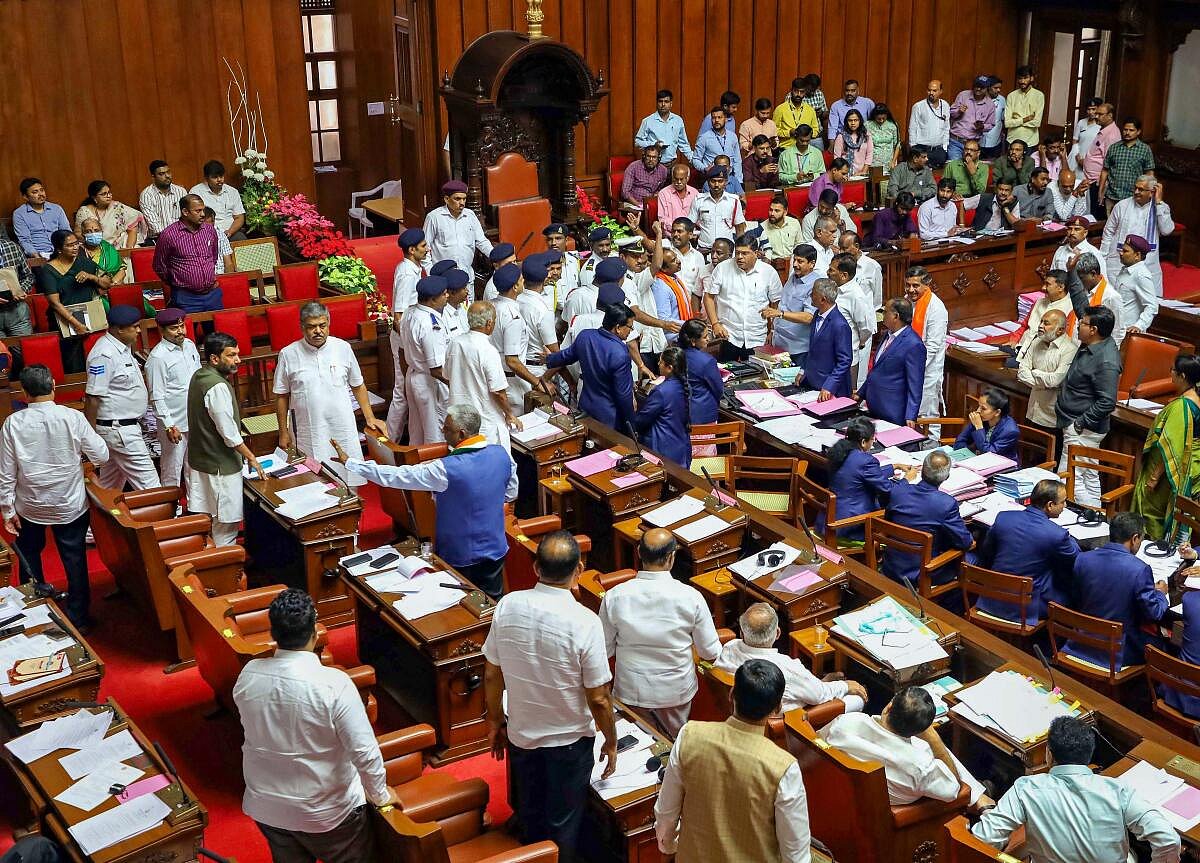 ವಿಧಾನಪರಿಷತ್‌ನಲ್ಲಿ ಅರಮನೆ ಮಸೂದೆ ಅಂಗೀಕಾರ: ವಿಪಕ್ಷ ಸಭಾತ್ಯಾಗ