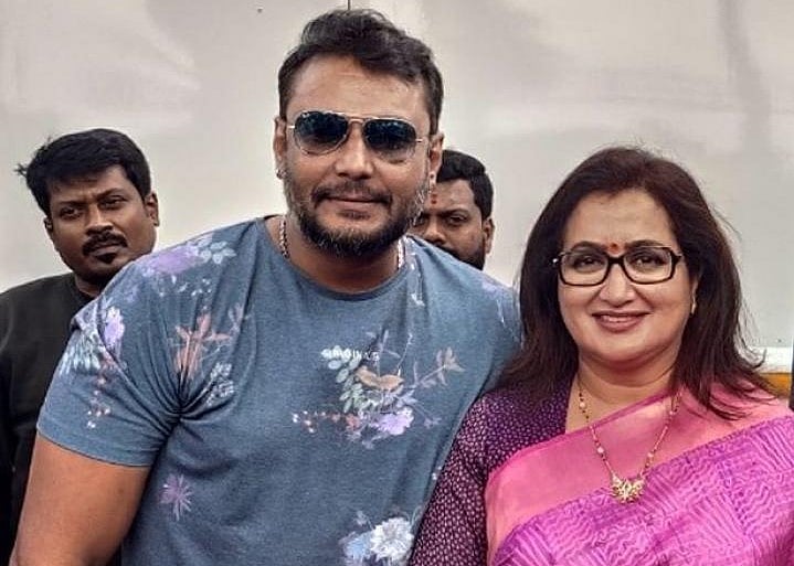 ನನ್ನ ಪೋಸ್ಟ್ ಯಾರನ್ನೂ ಉದ್ದೇಶಿಸಿಲ್ಲ: ವಿವಾದಕ್ಕೆ ತೆರೆ ಎಳೆದ ನಟಿ ಸುಮಲತಾ