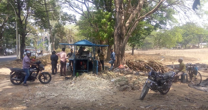 ಹೆಚ್ಚುತ್ತಿದೆ ಬಿಸಿಲ ಬೇಗೆ: ದಾಹ ನೀಗಿಸಲು ತಂಪು ಪಾನೀಯಕ್ಕೆ ಮೊರೆ