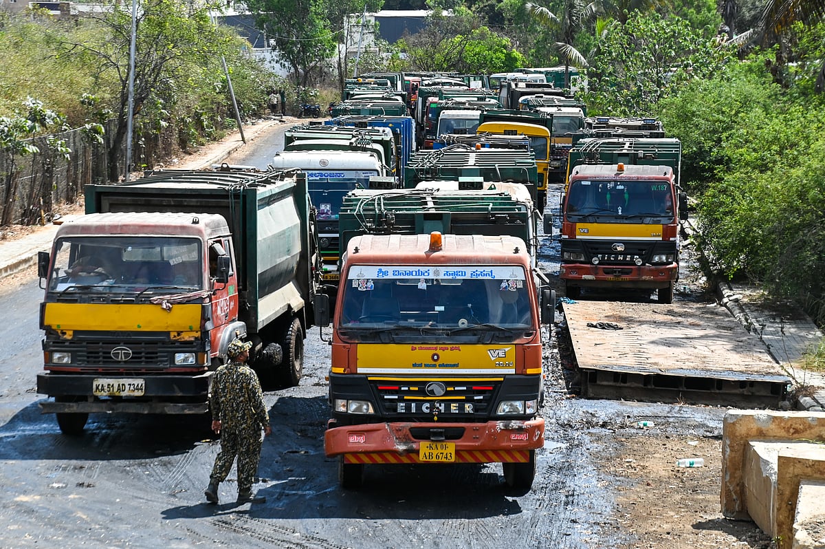 ಬೆಂಗಳೂರು: ಮನೆ, ರಸ್ತೆಗಳಲ್ಲೇ ಉಳಿದ ಕಸ