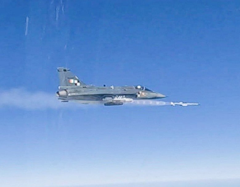 ತೇಜಸ್ ಯುದ್ಧ ವಿಮಾನದಿಂದ ಅಸ್ತ್ರ ಕ್ಷಿಪಣಿ ಯಶಸ್ವಿ ಪರೀಕ್ಷೆ