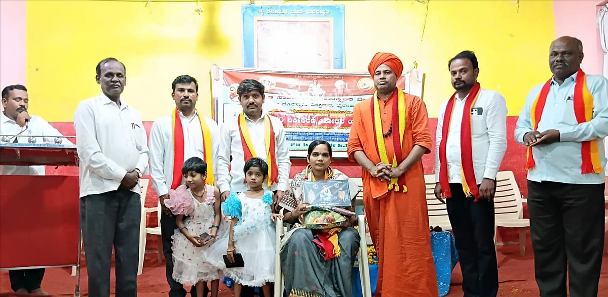 ಸರ್ಕಾರಿ ನೌಕರರಿಗೆ ಭದ್ರತೆ ನೀಡಲು ಆಗ್ರಹ