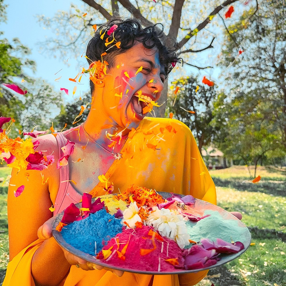 ಭಾರತೀಯ ತೆಗೆದಿರುವ ಈ ಫೋಟೊ ಹಂಚಿಕೊಂಡು ಹೋಳಿ ಶುಭಾಶಯ ತಿಳಿಸಿದ ಆ್ಯಪಲ್ ಸಿಇಒ