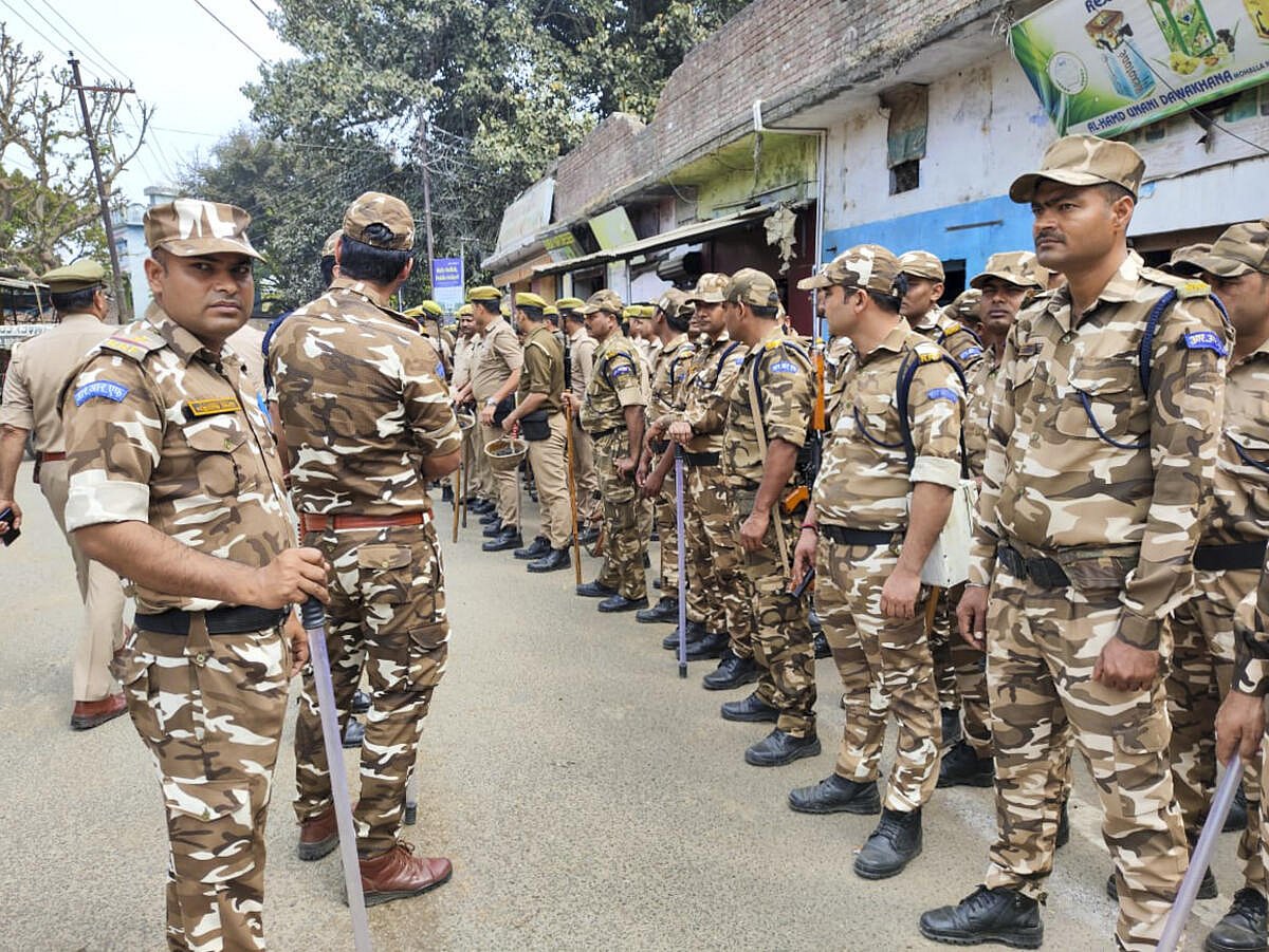 Holi 2025: ಬಿಗಿ ಭದ್ರತೆ ನಡುವೆ ಸಂಭಲ್‌ನಲ್ಲಿ ಶಾಂತಿಯುತ ಹೋಳಿ ಆಚರಣೆ 