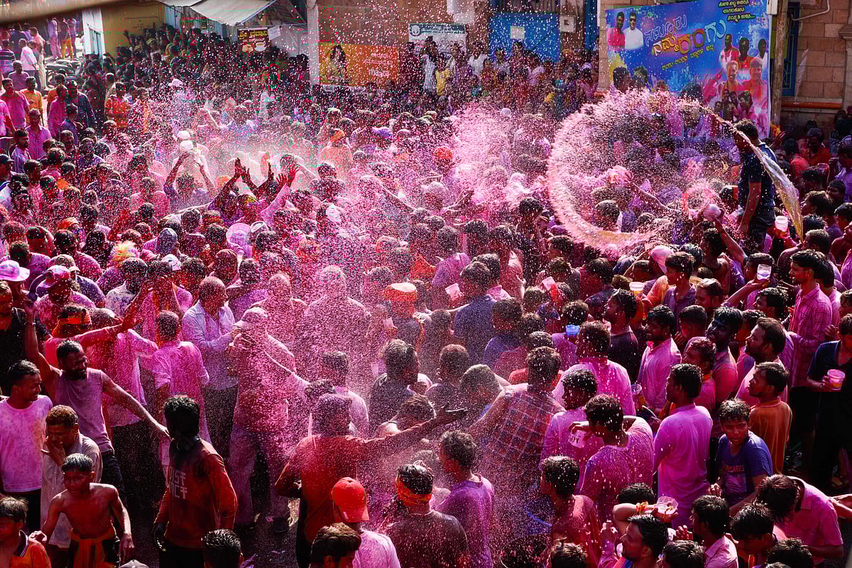 ಕೋಟೆ ನಾಡಿನಲ್ಲಿ ಮರುಕಳಿಸಿದ ಬಣ್ಣದ ವೈಭವ 