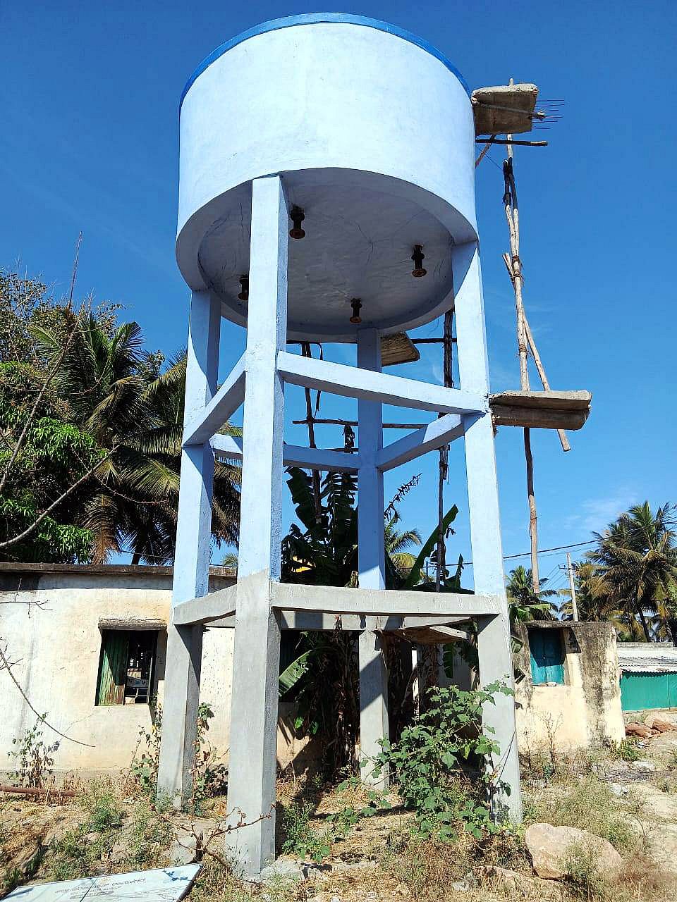 ಚನ್ನಪಟ್ಟಣ: ಓವರ್ ಹೆಡ್ ಟ್ಯಾಂಕ್‌ಗೆ ಇಲ್ಲ ನೀರಿನ ಸಂಪರ್ಕ