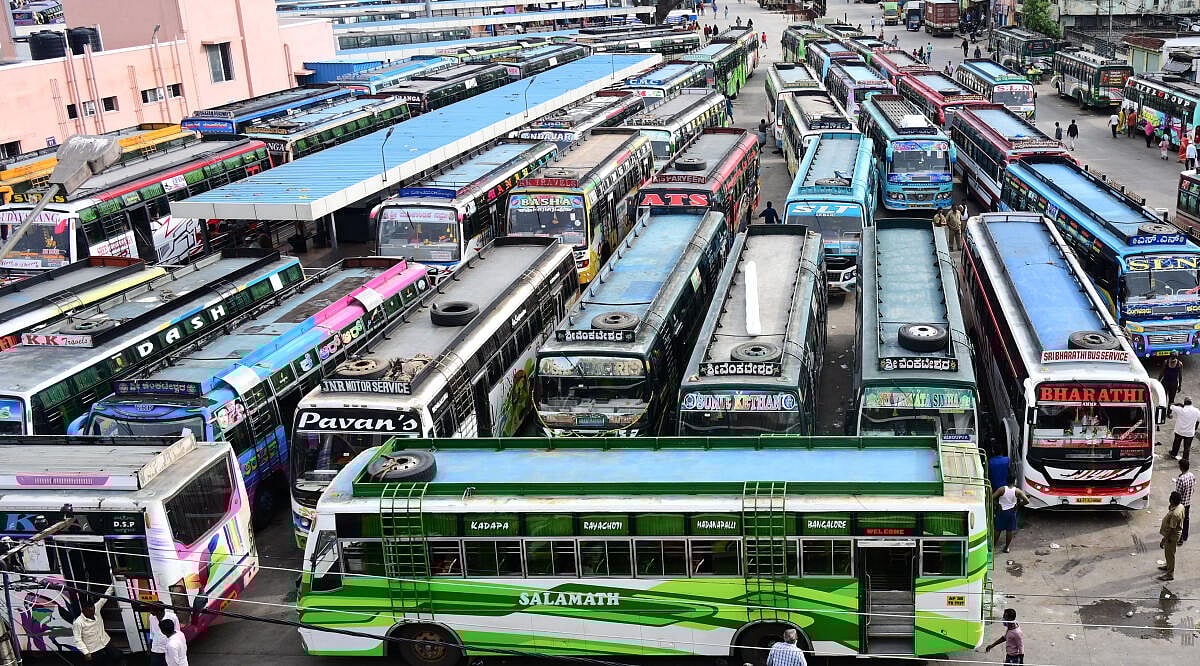 ಬಸ್‌, ಮ್ಯಾಕ್ಸಿಕ್ಯಾಬ್‌ಗಳಿಗೆ ವಿಶೇಷ ರಹದಾರಿ ಆನ್‌ಲೈನ್‌ನಲ್ಲೇ ಲಭ್ಯ