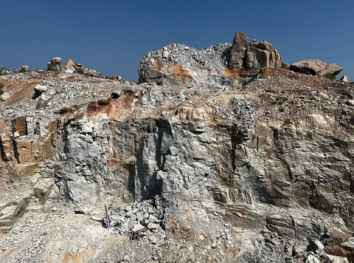 ಕೋಲಾರ | ಕಲ್ಲು ಕುಸಿದು ವ್ಯಕ್ತಿ ಸಾವು: ಇಬ್ಬರಿಗೆ ಗಾಯ