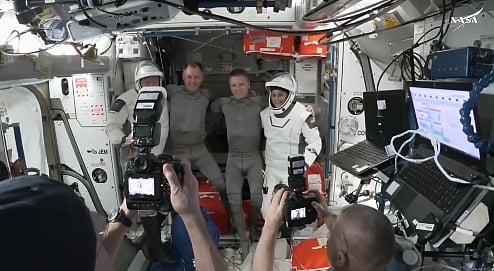 ಬಾಹ್ಯಾಕಾಶ ನಿಲ್ದಾಣದಿಂದ ನಿರ್ಗಮಿಸುವ ಮುನ್ನ ಫೋಟೊಗೆ ಪೋಸ್‌ ಕೊಟ್ಟ ಸುನಿತಾ, ಬುಚ್