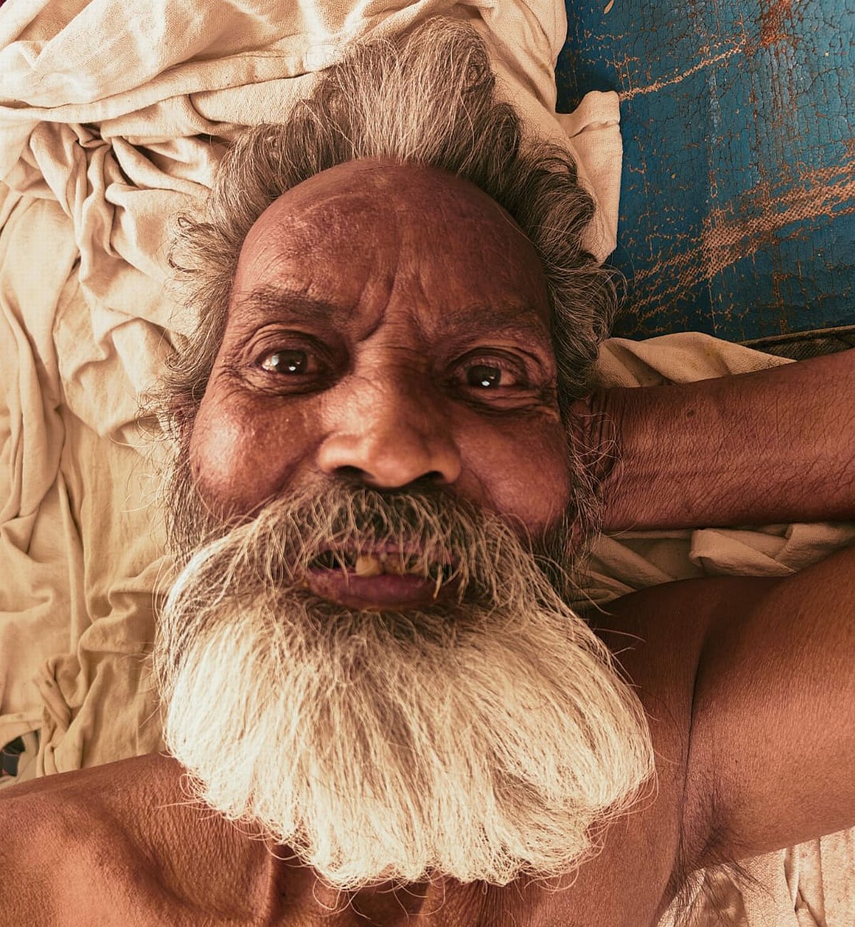 ಆಳ ಅಗಲ | ವೃದ್ಧನಿಗೆ ಆಸ್ಪತ್ರೆ ಸಿಬ್ಬಂದಿಯೇ ಪೋಷಕರು