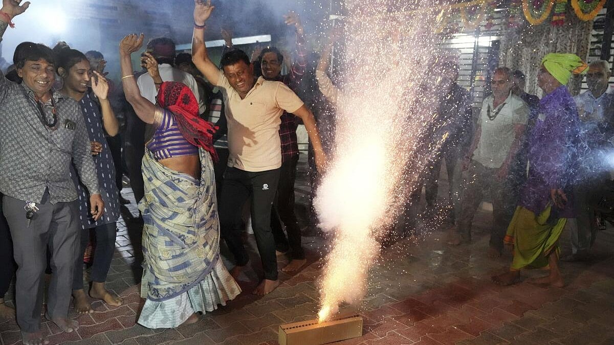 ಸುನಿತಾ ವಿಲಿಯಮ್ಸ್‌ ಹುಟ್ಟೂರಿನಲ್ಲಿ ಸಂಭ್ರಮ: ಕುಣಿದು ಕುಪ್ಪಳಿಸಿದ ಜನ