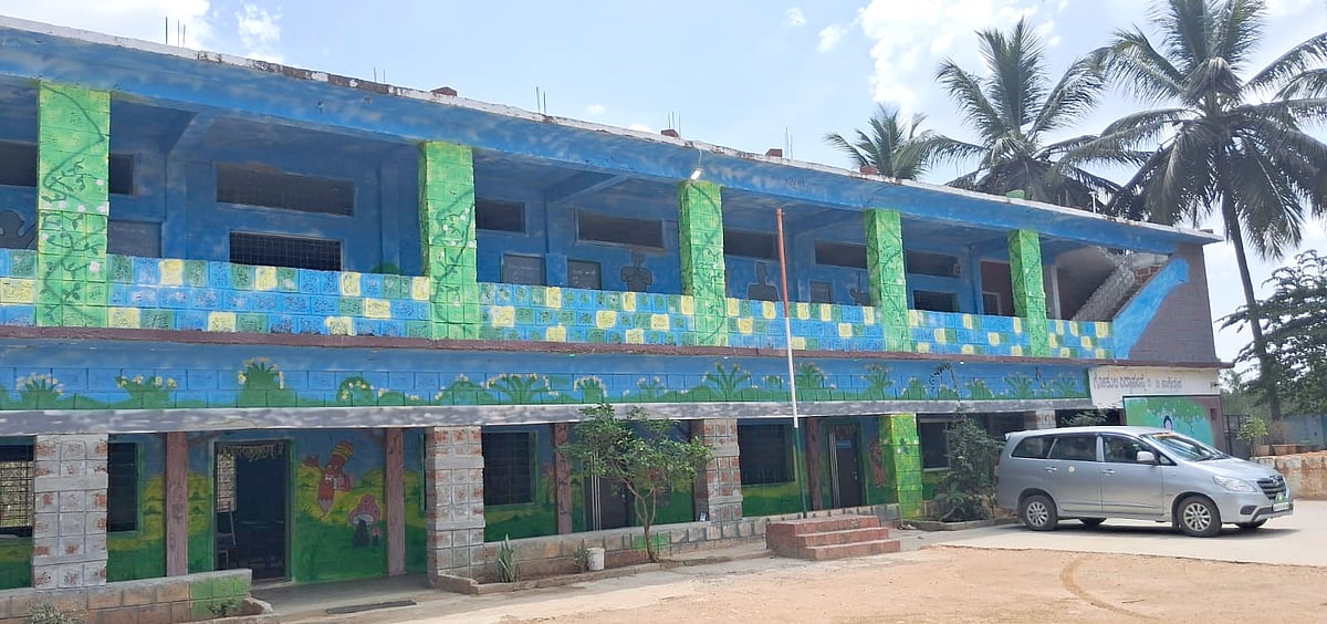 ಮಳವಳ್ಳಿ | ಕಲುಷಿತ ಆಹಾರ ಪ್ರಕರಣ: ಶೈಕ್ಷಣಿಕ ಚಟುವಟಿಕೆ ಸ್ಥಗಿತ; ಪೋಷಕರ ಆತಂಕ