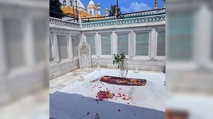 ಮಹಾರಾಷ್ಟ್ರ: ಮೊಘಲ್‌ ದೊರೆ ಔರಂಗಜೇಬ್‌ ಸಮಾಧಿ ಸಮೀಪ ಡ್ರೋನ್ ಹಾರಾಟ ನಿಷೇಧ