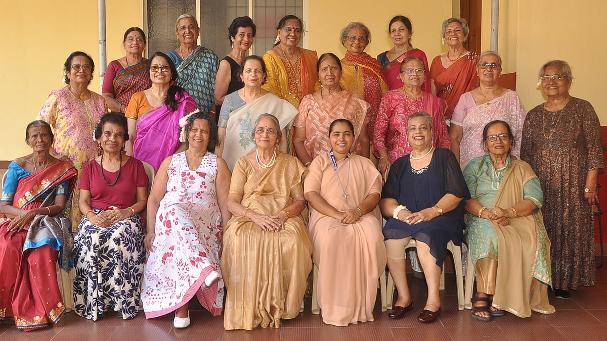 ಮಂಗಳೂರು: 60 ವರ್ಷಗಳ ಬಳಿಕ ಗೆಳತಿಯರ ಪುನರ್ಮಿಲನ