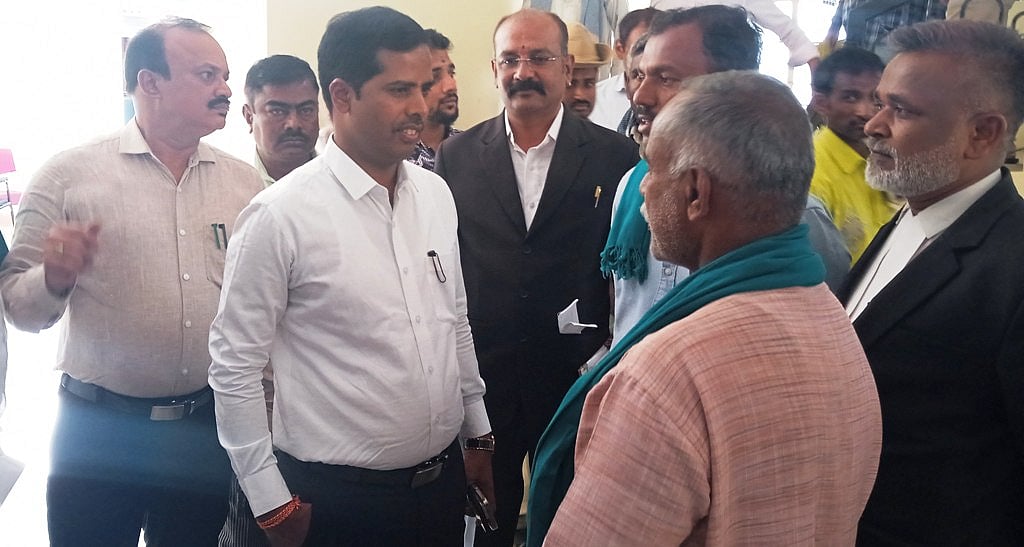 ಎಸಿ, ವಕೀಲ ಮಾತಿನ ಚಕಮಕಿ: ಡಿಸಿಯಿಂದ ಸಂಧಾನ 