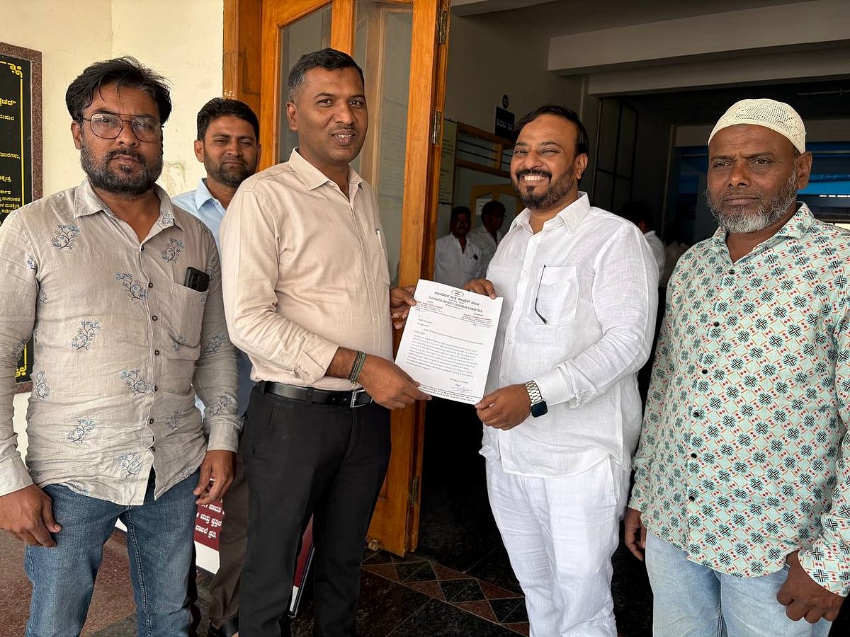 ವಿಜಯಪುರ: ರಸ್ತೆ ಕಾಮಗಾರಿ ಪೂರ್ಣಗೊಳಿಸಲು ಆಗ್ರಹ