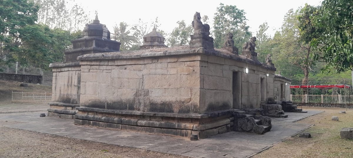 ಮುಳ್ಳೂರಿನಲ್ಲಿದೆ ಐತಿಹಾಸಿಕ ಜಿನಮಂದಿರಗಳು