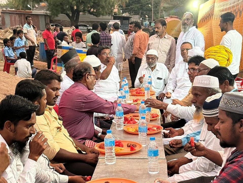 ಇಫ್ತಾರ್ ಕೂಟ ಸಾಮರಸ್ಯದ ಪ್ರತೀಕ: ವಿರುಪಾಕ್ಷಯ್ಯ ಹಿರೇಮಠ