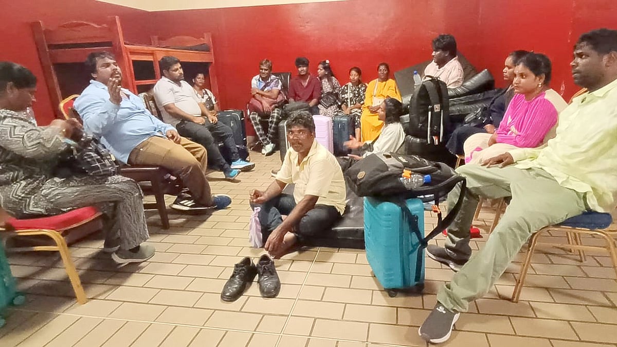 ವೀಸಾ ಸಮಸ್ಯೆ: ಆಫ್ರಿಕಾದ ಗಬಾನ್‌ನಲ್ಲಿ ಸಿಲುಕಿದ್ದ 21 ಹಕ್ಕಿಪಿಕ್ಕಿಗಳು ಭಾರತಕ್ಕೆ