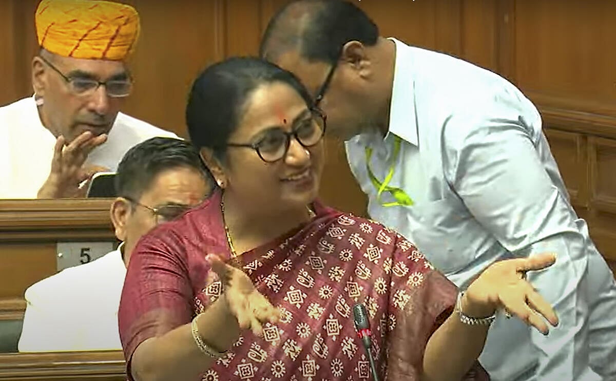 ದೆಹಲಿ ಬಜೆಟ್ ಮಂಡನೆ: ಮಹಿಳೆಯರಿಗೆ ತಿಂಗಳಿಗೆ ₹2,500 ನೀಡಲು ₹5,100 ಕೋಟಿ 

