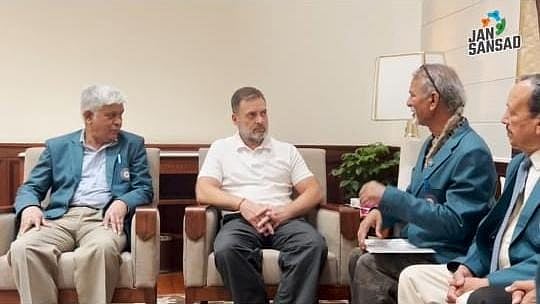 ನಿವೃತ್ತ ಸಿಎಪಿಎಫ್‌ ಯೋಧರ ಭೇಟಿ ಮಾಡಿದ ರಾಹುಲ್ ಗಾಂಧಿ