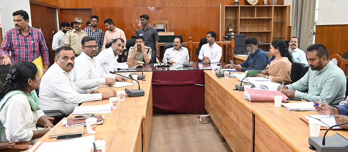 ಭೂದಾಖಲೆ ಇದ್ದವವರನ್ನು ಒಕ್ಕಲೆಬ್ಬಿಸಬೇಡಿ: ಸಚಿವ ಎನ್‌.ಚಲುವರಾಯಸ್ವಾಮಿ