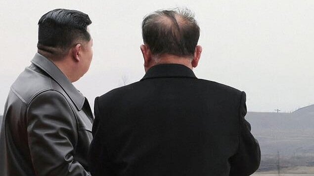 AI ಆಧಾರಿತ ಆತ್ಮಾಹುತಿ ಡ್ರೋ‌ನ್ ಪರೀಕ್ಷೆ ಮೇಲ್ವಿಚಾರಣೆ ನಡೆಸಿದ ಉ.ಕೊರಿಯಾ ನಾಯಕ