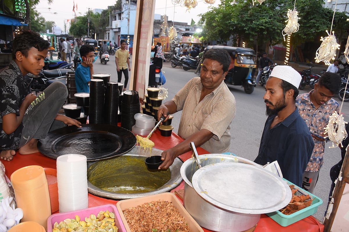 ಯಾದಗಿರಿ: ನಗರದಲ್ಲಿ ’ಹೈದರಾಬಾದ್‌ ಹಲೀಂ’ ಘಮ