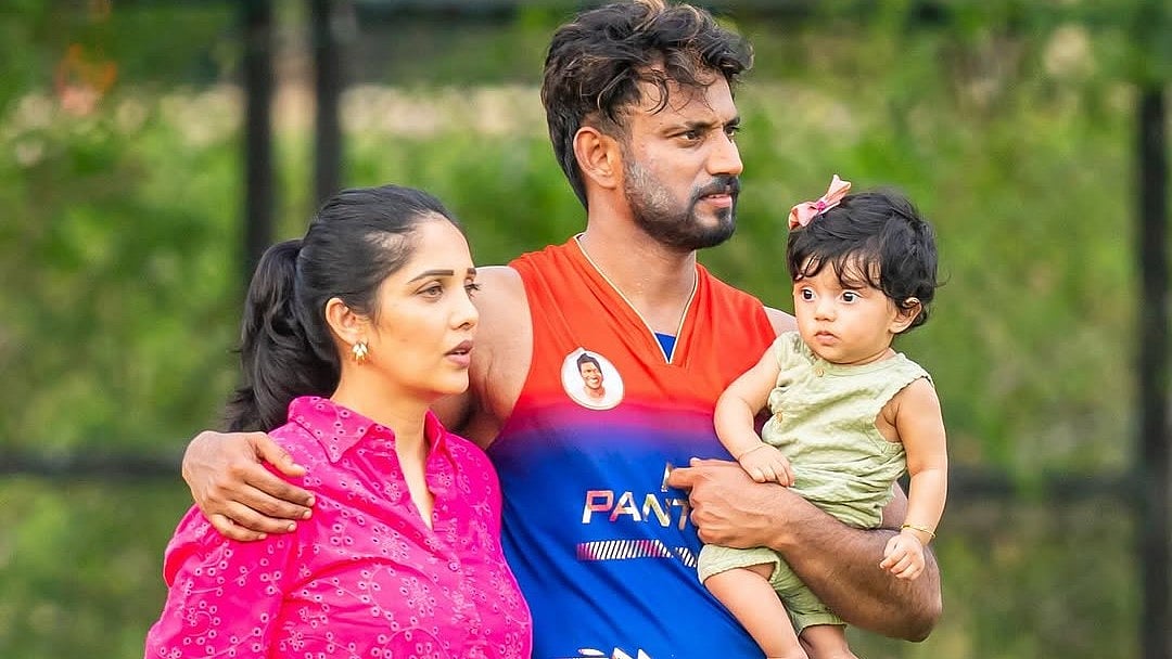 PHOTOS | ಮಗಳು ‘ಪರಿ’ಯೊಂದಿಗೆ ಮಿಲನಾ – ಕೃಷ್ಣ