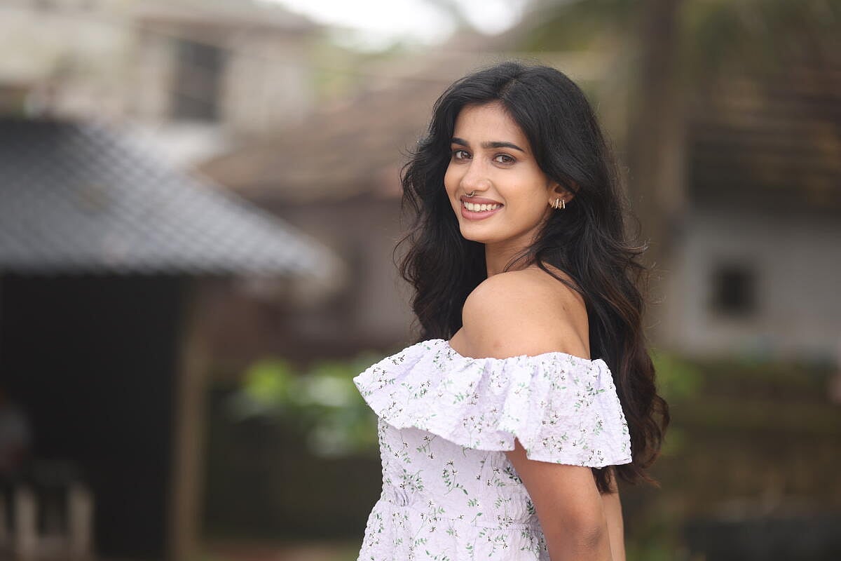 ಮನದ ಕಡಲು ಸಿನಿಮಾ ವಿಮರ್ಶೆ: ಕಡಲಾಳಕ್ಕೆ ಇಳಿಯದೇ ತೇಲುವ ಕಥೆ!