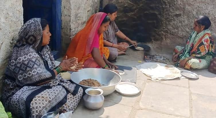 ಶಕ್ತಿ ಯೋಜನೆ: ಬದುಕು ಕೊಟ್ಟ ಹೋಳಿಗೆ; ಇಂಡಿಯಿಂದ ಬೆಂಗಳೂರಿಗೆ ತೆರಳಿ ಮಾರಾಟ