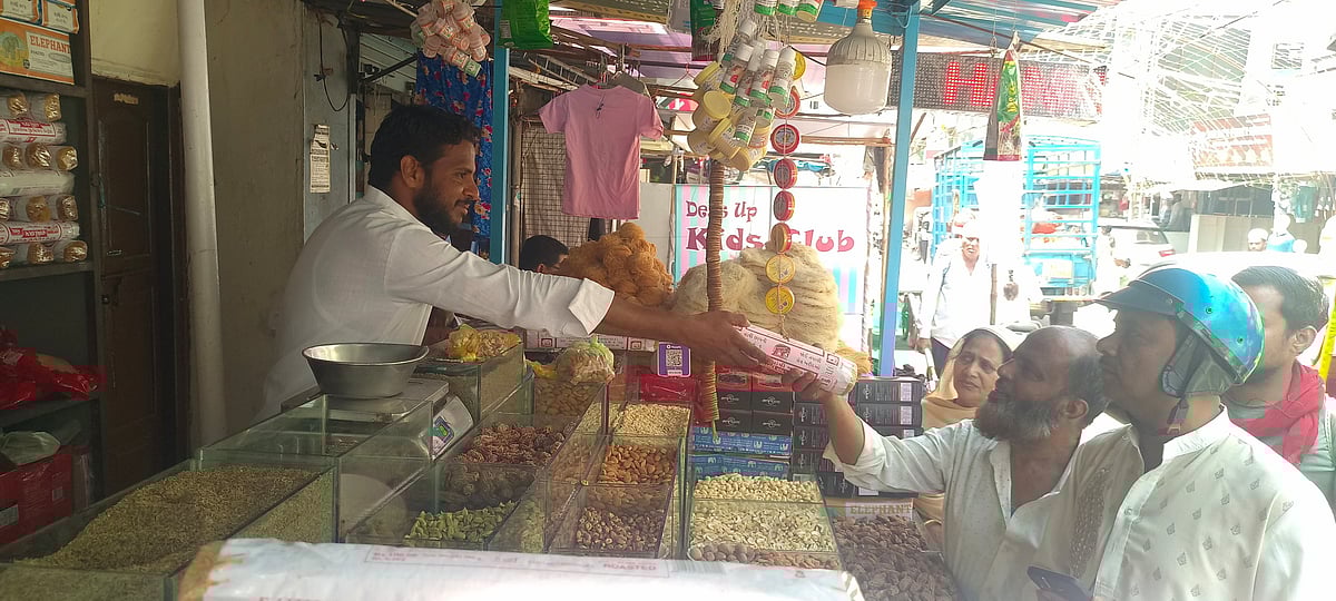 ಬೆಳಗಾವಿ | ಈದ್–ಉಲ್–ಫಿತ್ರ್ : ಹಬ್ಬದ ಸಡಗರವೂ, ಖರೀದಿ ಸಂಭ್ರಮವೂ