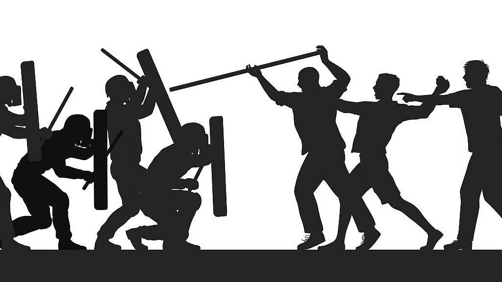 ಮಥುರಾ: ಜೂಜಾಟ ಸ್ಥಳ ಪರಿಶೀಲನೆ ನಡೆಸುತ್ತಿದ್ದ ಪೊಲೀಸರ ಮೇಲೆ ಹಲ್ಲೆ, ಕಲ್ಲು ತೂರಾಟ