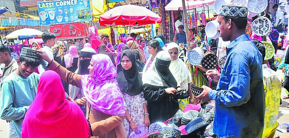 Eid-ul-Fitr | ಹುಬ್ಬಳ್ಳಿ: 2025 ಸಾಮೂಹಿಕ ಪ್ರಾರ್ಥನೆಗೆ ತಯಾರಿ