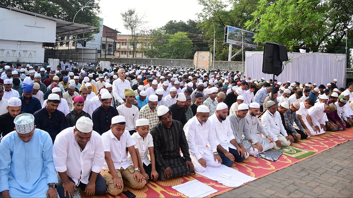 Eid-ul-Fitar: ಕರಾವಳಿಯಲ್ಲಿ ಸಂಭ್ರಮದ ಈದ್ ಉಲ್‌ ಫಿತ್ರ್ 