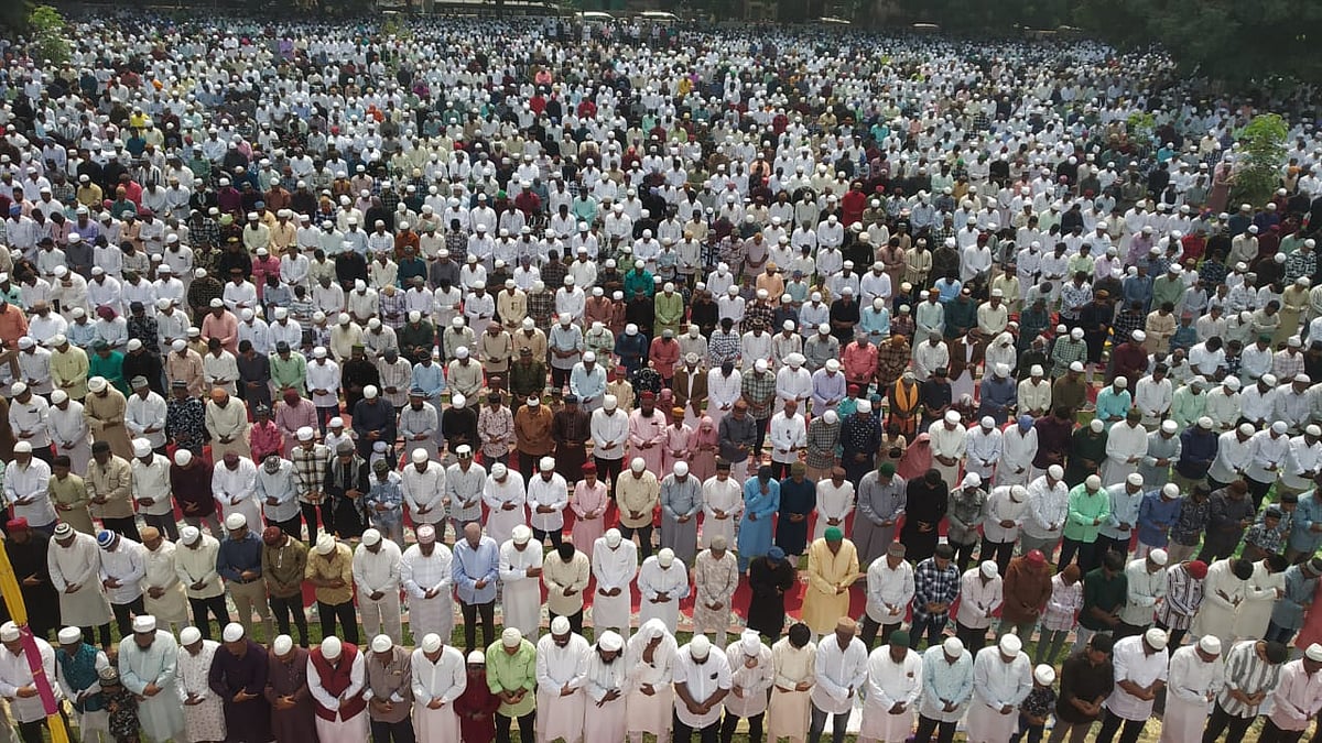 ವಿಜಯಪುರ ಜಿಲ್ಲೆಯಾದ್ಯಂತ ಸಂಭ್ರಮದ ಈದ್ ಉಲ್ ಫಿತ್ರ್ ಆಚರಣೆ