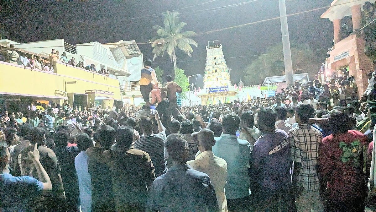 ಹೊಳೆನರಸೀಪುರ: ಯುಗಾದಿ ಹನುಮಂತೋತ್ಸವ, ಕಡ್ಲೆಕಾಯಿ ಪರಸೆ