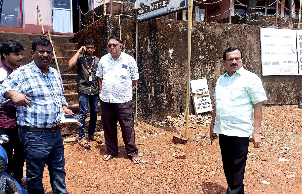 ಕುಮಟಾ | ಹೆದ್ದಾರಿ ವಿಸ್ತರಣೆ: ಶಾಸಕ, ಅಧಿಕಾರಿಗಳಿಂದ ಸಮಸ್ಯೆ ಪರಿಶೀಲನೆ