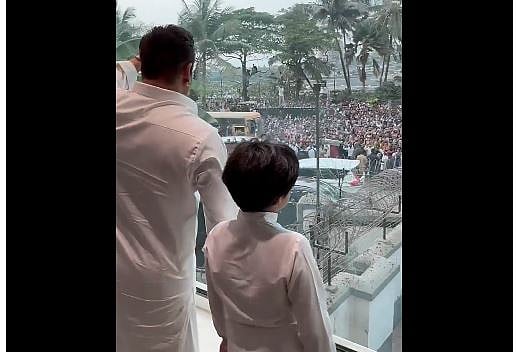 ಬುಲೆಟ್ ಪ್ರೂಫ್ ಗಾಜಿನ ಬಾಗಿಲೊಳಗೆ ನಿಂತು ಅಭಿಮಾನಿಗಳನ್ನು ನೋಡಿದ ಸಲ್ಮಾನ್ ಖಾನ್