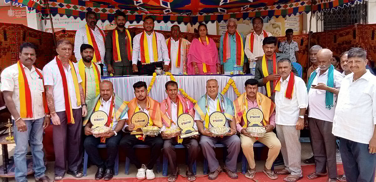 ಶ್ರೀರಂಗಪಟ್ಟಣ: ಸಿದ್ದಗಂಗಾ ಶ್ರೀಗಳಿಗೆ ‘ಭಾರತ ರತ್ನ ಪ್ರಶಸ್ತಿ’ ನೀಡಲು ಆಗ್ರಹ