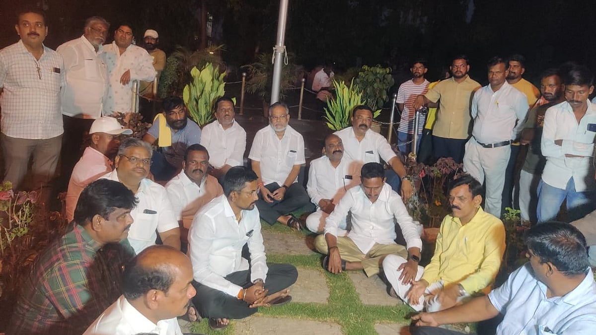 ಪೊಲೀಸ್ ಹಲ್ಲೆ: ವ್ಯಕ್ತಿ ಸಾವು; SP ಕಚೇರಿ ಎದುರು ಶಾಸಕ ಶಿವರಾಜ ಪಾಟೀಲ ಪ್ರತಿಭಟನೆ