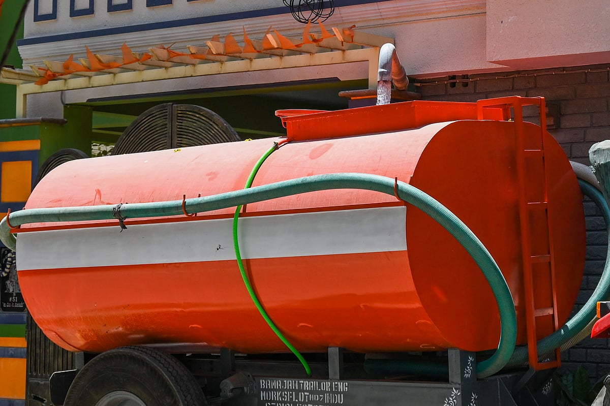 ಬೆಂಗಳೂರು | ಹೆಚ್ಚಿದ ಬೇಸಿಗೆ ಧಗೆ: ಟ್ಯಾಂಕರ್ ನೀರು ಭರಾಟೆ ಶುರು