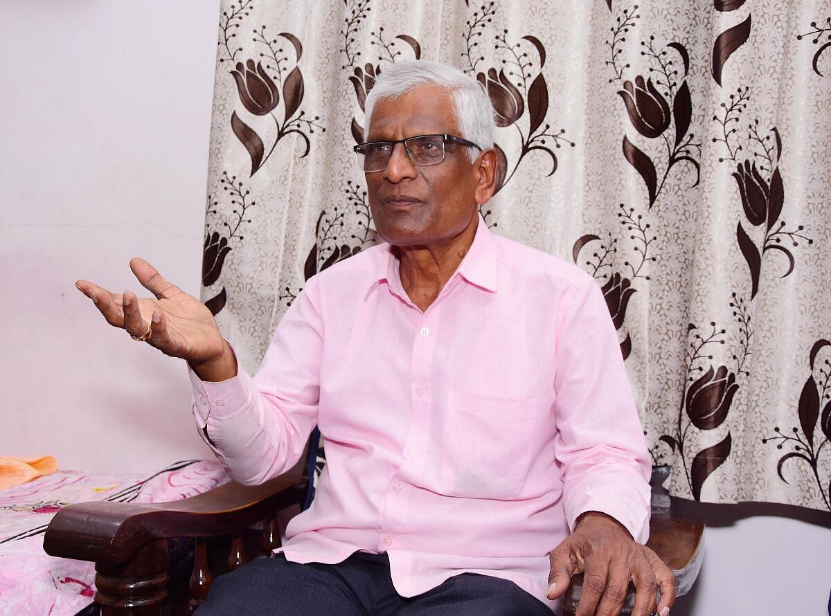 ಶಾಲೆಗಳು ಬೀಳುತ್ತಿವೆ, ಗುಡಿ–ಗೋಪುರ ಮೇಲೇಳುತ್ತಿವೆ: ಜಿ.ಪರಮೇಶ್ವರಪ್ಪ