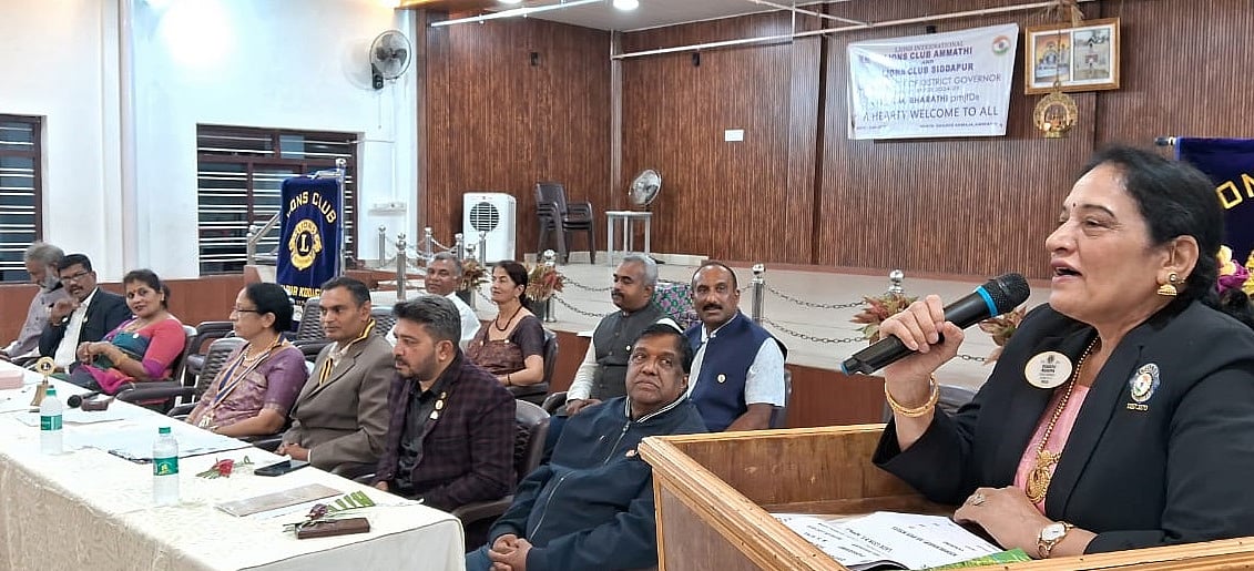 ವಿರಾಜಪೇಟೆ: ಸಮಾಜಕ್ಕೆ ಪೂರಕವಾಗಿ ಕಾರ್ಯನಿರ್ವಹಿಸಿ