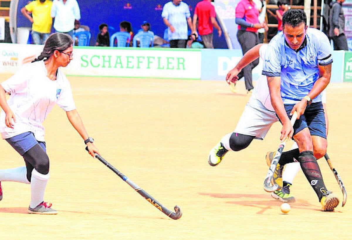 ಮಡಿಕೇರಿ: ರೋಚಕ ಪಂದ್ಯಗಳಿಗೆ ಸಾಕ್ಷಿಯಾದ ಹಾಕಿ ಪಂದ್ಯಾವಳಿ