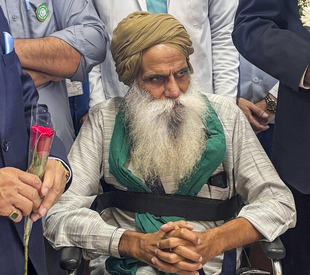 ಅನಿರ್ದಿಷ್ಟಾವಧಿ ಉಪವಾಸ ಸತ್ಯಾಗ್ರಹ ಅಂತ್ಯಗೊಳಿಸಿದ ರೈತ ನಾಯಕ ಡಲ್ಲೇವಾಲ್