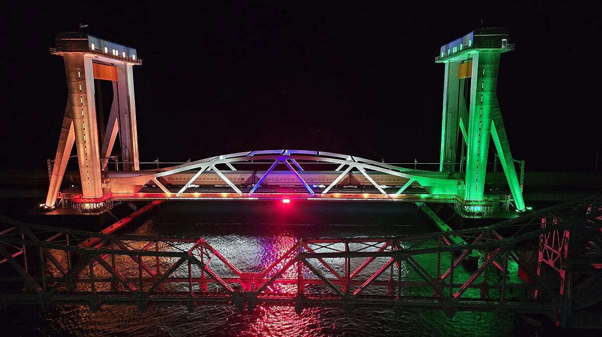 ರಾಮೇಶ್ವರಂ: ಪಂಬನ್ ಸೇತುವೆ ಉದ್ಘಾಟಿಸಿದ ಪ್ರಧಾನಿ ಮೋದಿ: ಸಿಎಂ ಸ್ಟಾಲಿನ್‌ ಗೈರು